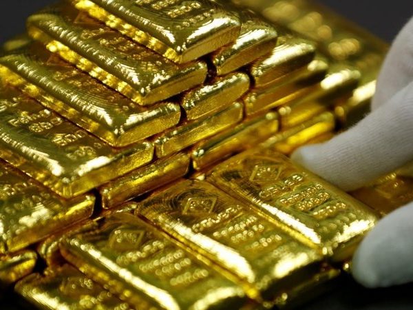 
														۱۶۸۹ کیلو طلا در ۱۴ حراج فروخته شد/ کاهش ۳۹ میلیونی قیمت فروش شمش‌های چهاردهمین حراج
						