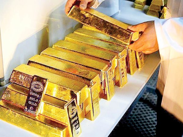 پایداری اونس طلا در بالای مرز 2000 دلار  									بهای جهانی طلا امروز دوشنبه در حالی تقویت شد که سر