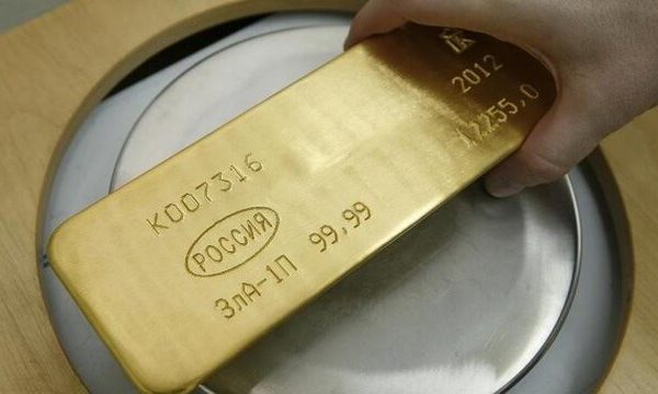 بهای جهانی طلا به بالاترین رقم طی دو هفته اخیر رسید  									کاهش ارزش دلار و سود اوراق قرضه خزانه‌