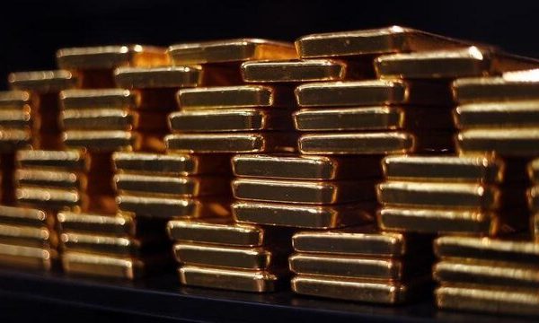 
							رئیس سازمان توسعه تجارت اعلام کرد							ورود یک میلیارد یورو شمش طلا به کشور/ شمش‌ها رهگیری می‌شوند
						