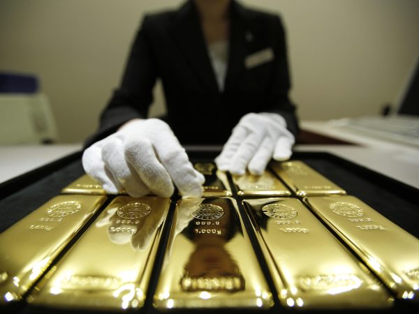 
														رشد ۱۳ درصدی قیمت جهانی طلا در ۲۰۲۳
						