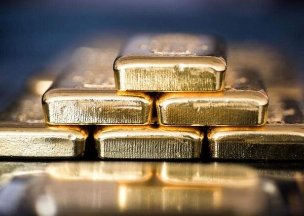 باز گشت طلا به کانال 1900 دلار  									قیمت طلا امروز، دوشنبه با تثبیت ارزش دلار، کاهش بیشتر یافت 