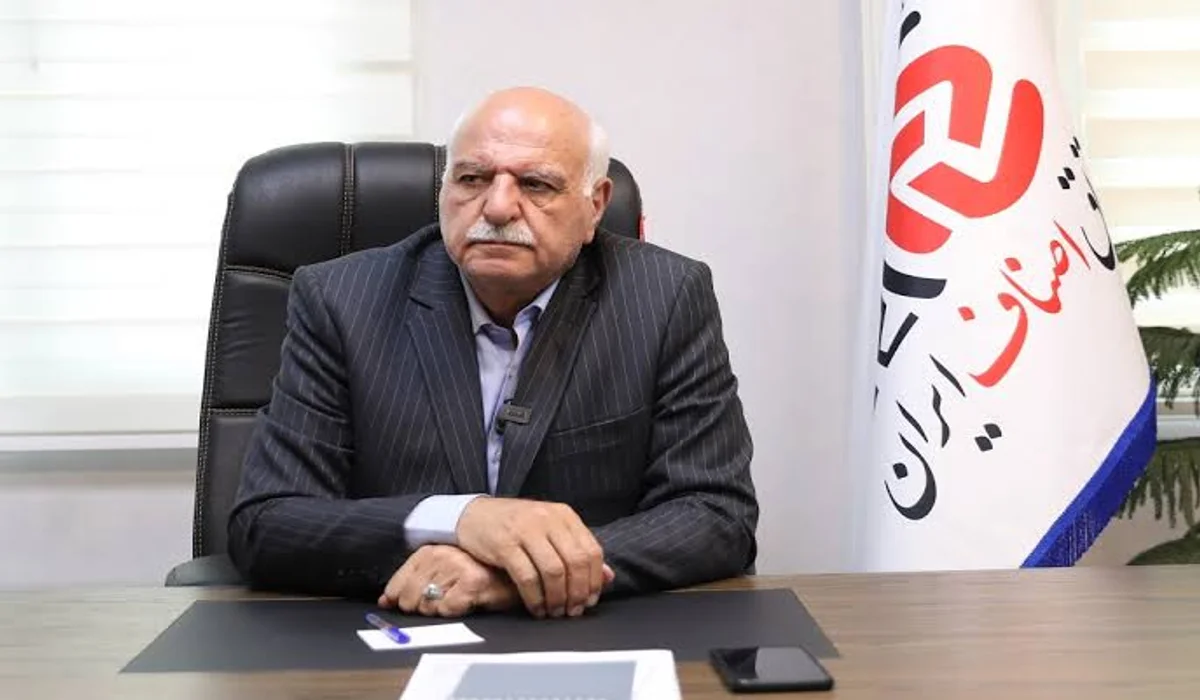رئیس اتاق اصناف ایران با انتقاد از ناهماهنگی‌های ایجاد شده توسط «درگاه ملی مجوزها» و تأکید بر ضرورت اصلاحات ساختاری در فرآیند صدور پروانه‌های کسب، هشدار داد که اگر مداخلات غیرکارشناسی در قانون نظام صنفی اصلاح نشود، در سال‌های آینده با چالش‌های امن...