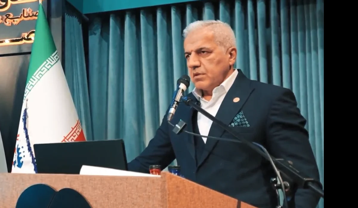 رئیس اتحادیه تولید کنندگان و صادرکنندگان طلا و جواهر ایران خبر داد: نمایشگاه طلا و جواهر ، ساعت ، گوهر سنگ ها ، صنایع وابسته ،تجهیزات و ماشین آلات تهران در سال 1404 در دو نوبت برگزار می شود.