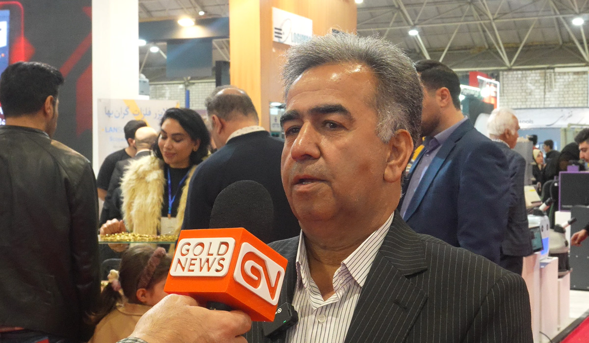 رییس اتحادیه تولیدکنندگان و صادرکنندگان طلا و جواهر استان همدان با تأکید بر آمادگی کامل صنعت طلا و جواهر استان برای رقابت در بازارهای جهانی، از چالش‌های جدی تولید ناشی از سیاست‌های فعلی دولت و بانک مرکزی انتقاد کرد و گفت:  ترغیب مردم به خرید طلای ...