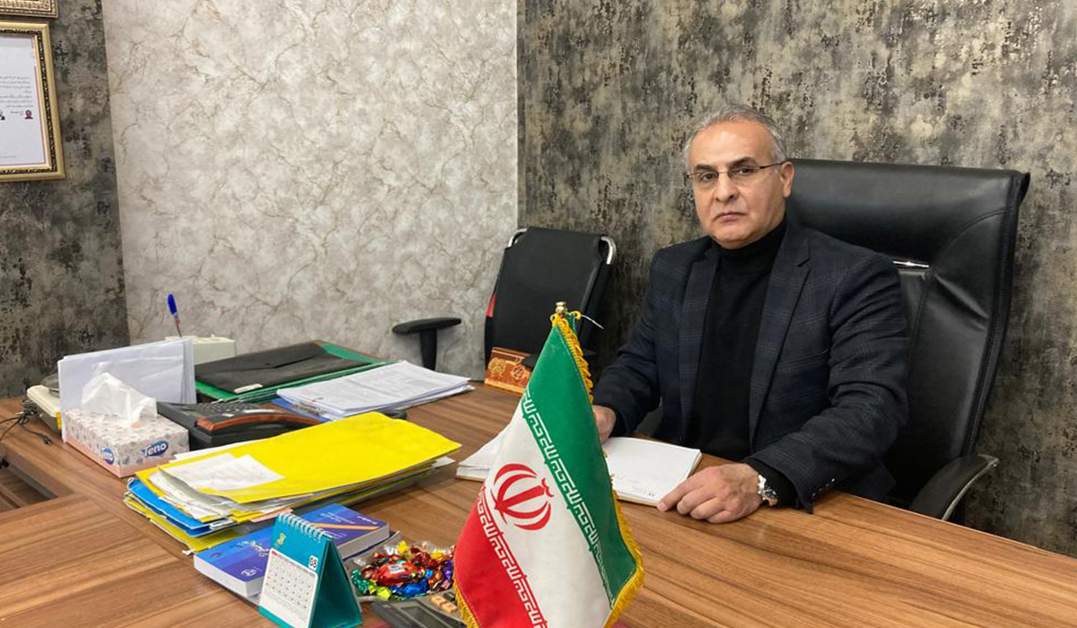 رییس اتحادیه صنف طلا، جواهر، نقره و ساعت زنجان اعلام کرد: به منظور استانداردسازی و ارائه جایگزینی امن برای سکه های غیر بانکی و سکه های پارسیان تقلبی در بازار، به همت اتحادیه طلا و جواهر زنجان و با مجوز بانک مرکزی، سکه‌هایی منقش به گنبد سلطانیه با ...