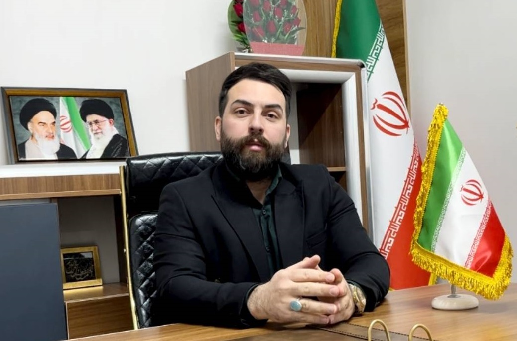 رئیس اتحادیه طلا و جواهر شهرستان دورود از اجرای موفق منشور 25 ماده‌ای این اتحادیه خبر داد و گفت: بر اساس این مصوبه، فروش طلای آب‌شده از سوی ویترین‌داران ممنوع می‌باشد و فروش طلای آب شده توسط آب شده فروشی ها در مقادیر زیر 20 گرم به مشتریان خانگی و ...