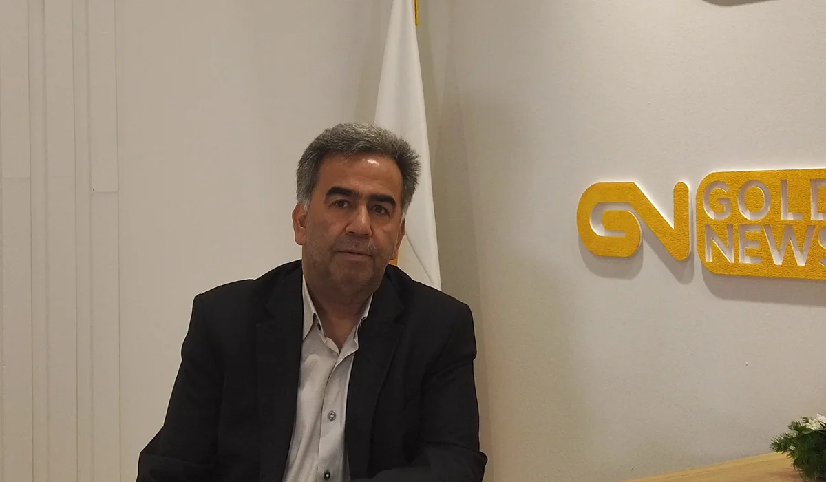 رئیس اتحادیه تولیدکنندگان طلا و جواهر همدان عنوان کرد: در حال حاضر خرید و فروش مصنوعات طلای نو به حدود 10 درصد رسیده و تقاضای برای طلای مستعمل نیز به‌شدت افت کرده و معاملات بازار فقط به صورت خرید طلای آب شده و سکه می باشد.