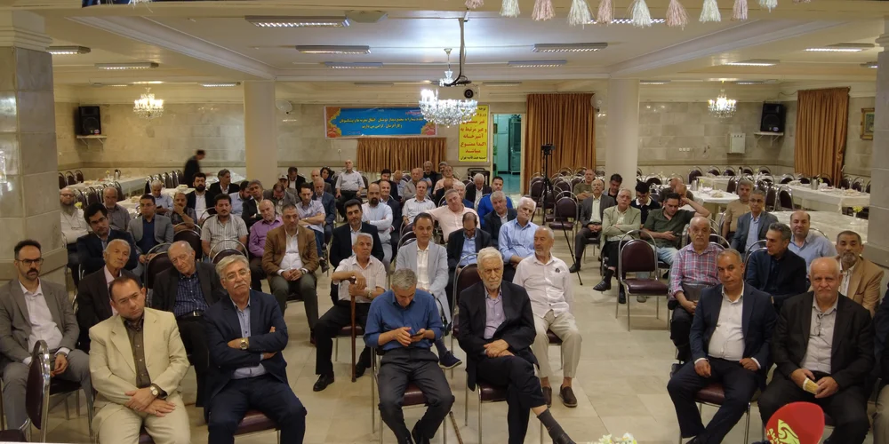  دومین نشست از سلسله‌نشست‌های تخصصی و هم‌اندیشی مجمع دیدار دوستان، صبح جمعه 13 شهریورماه با حضور جمعی از پیشکسوتان، فعالان و صاحب‌نظران صنف طلا و جواهر برگزار می‌شود.