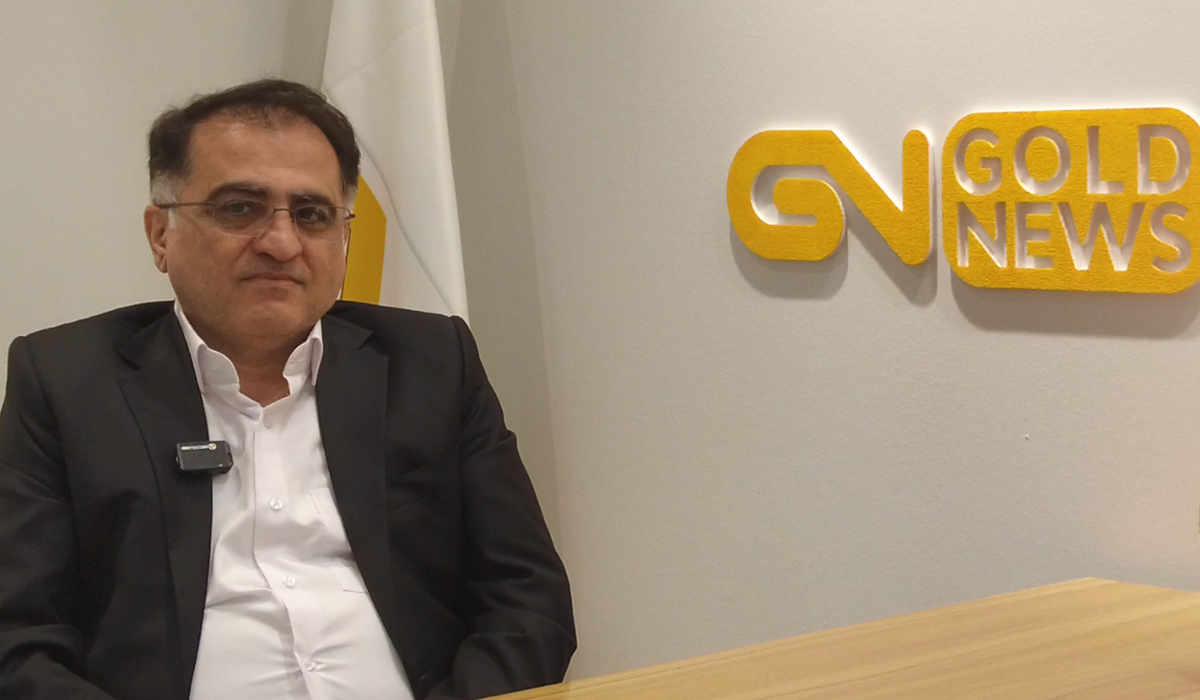  با بازگشایی تقریباً کامل مغازه‌های طلا در تهران و اعلام قیمت‌ها توسط اتحادیه، معاملات با قیمت رسمی اتحادیه از سر گرفته شد؛ نایب رئیس اتحادیه تأکید کرد : قیمت‌ها با وجود محدودیت اینترنت، توسط سیستم تلفن گویا و سایت رسمی اتحادیه طلا تهران به صورت ل...